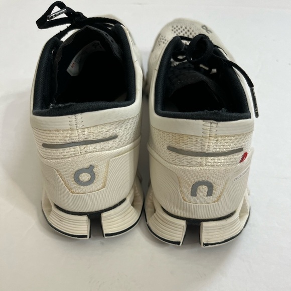 On On Cloud Running Sneakers Women Size 8 White and Black - Picture 3 of 8